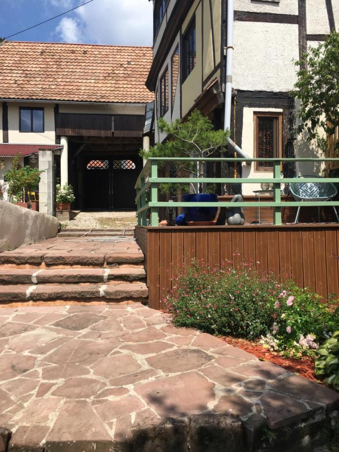 Au Relais De L'Histoire Gite Classe 4 Etoiles Oberbronn Esterno foto